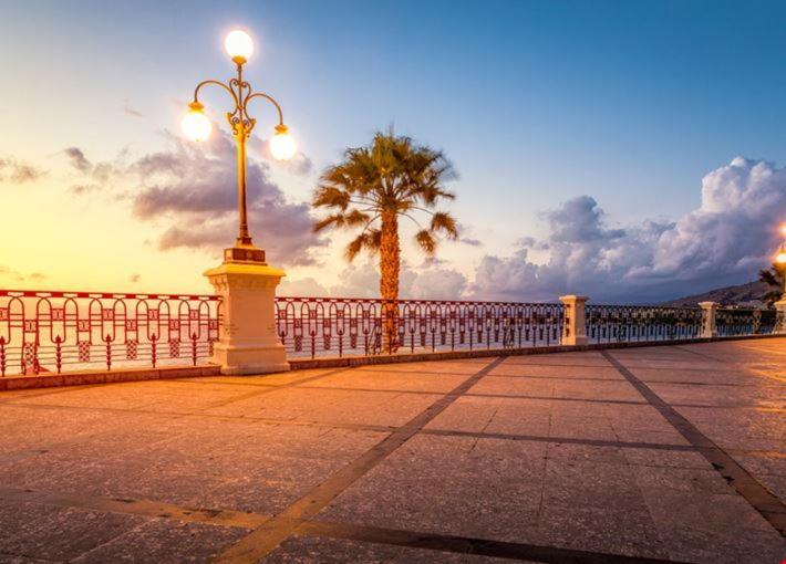 B&B Green Stazione Centrale E Centro Reggio Calabria Exterior photo